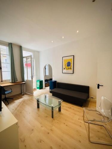 Grand Parc-Paul Doumer Apartment | La Cour des Chartrons - appt 4pax with Terrace