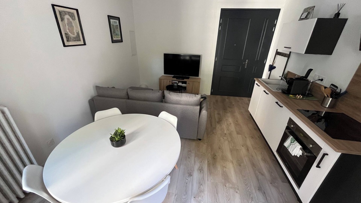 Verdun Apartment | La Cour Du Prince, La Cour Du Prince Verdun