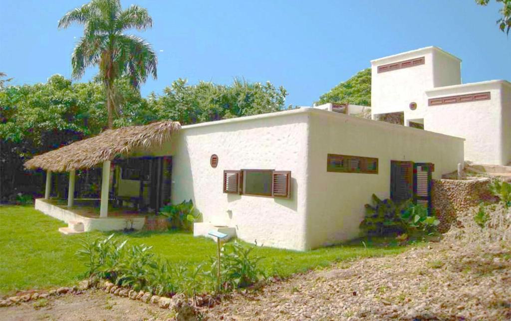 Las Galeras House | La Cueva Eco-Lodge