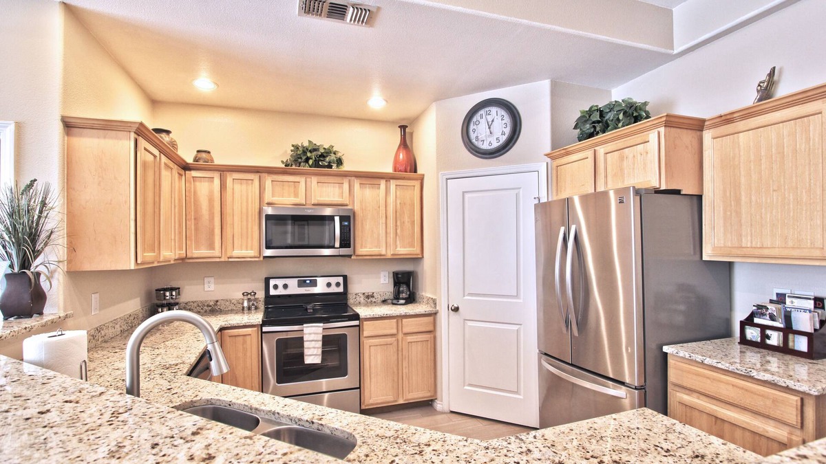 Carlsbad House | La Cueva~fantastic 3 Bedroom Home. Sleeps 6-8 People. Near Carlsbad Caverns