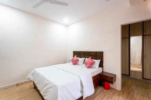 Sahibabad Hotel | LA Deliche Stays