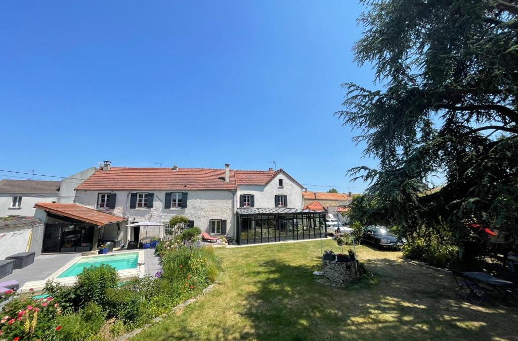 Sainte-Genevieve-des-Bois House | La demeure de Liers