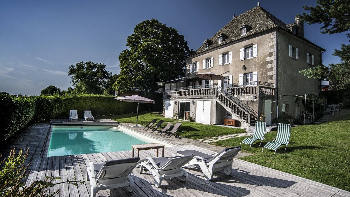 Prondines House | La Demeure de L'Eclache, charming gîte for rent in the heart of Auvergne