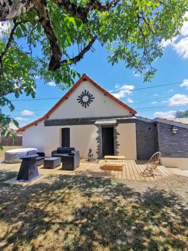 Chaon House | La Demeure du Faon Gîte raffiné 4P avec piscine & jacuzzi, au cœur de la Sologne, proche Châteaux de la Loire, Zoo de Beauval et Center Parcs