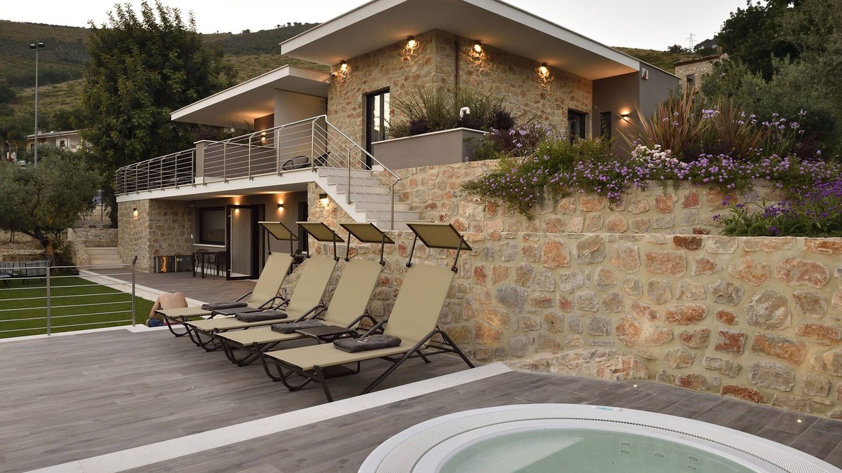Fondi Bed & Breakfast | LA DEPENDANCE