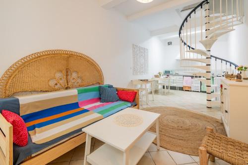 Serignan House | La Discrète