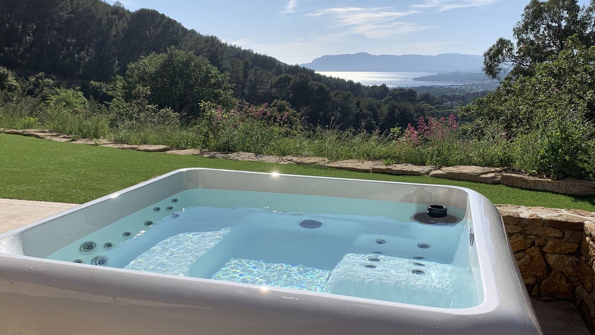 Saint-Cyr-sur-Mer Villa | La Divine, Villa & Spa, sea view, nature & calm