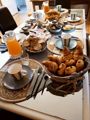 Montirat Bed & Breakfast | La Douce Parenthèse B&B entre bois et champs-Accueil motards
