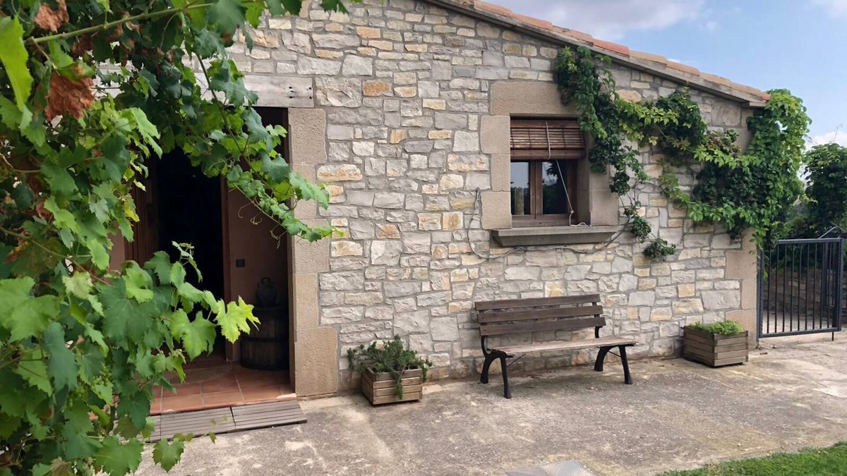 Aleny Cottage | La Farraja de Cal Farrés, rural house 1 h. from BCN: swimming pool, bbq, garden.