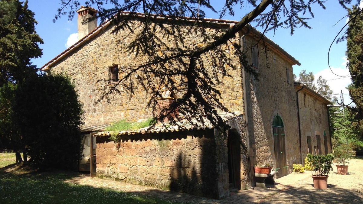 Acquapendente House | La Falconiera, old farm, 6 to 12 p