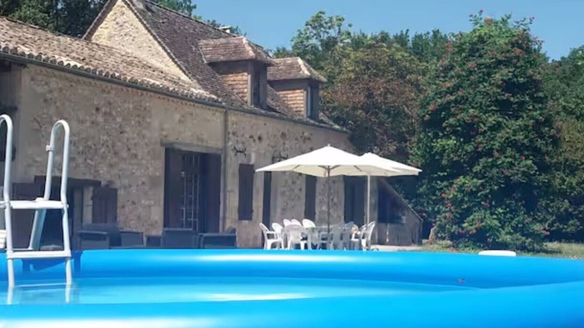 Beaumont-du-Perigord House | La Faneuse – House with pool, large garden, and terrace, perfect for families in Périgord