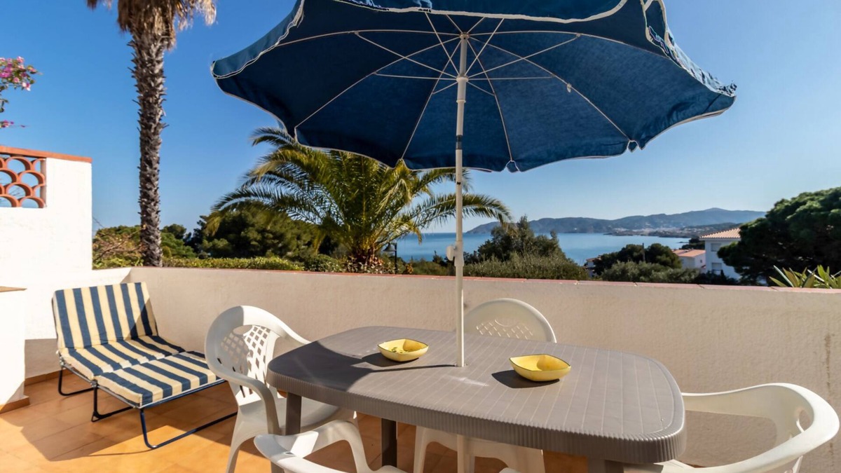 Ciudad Universitaria Apartment | La Farella La Coma 65 - Apartment with sea views