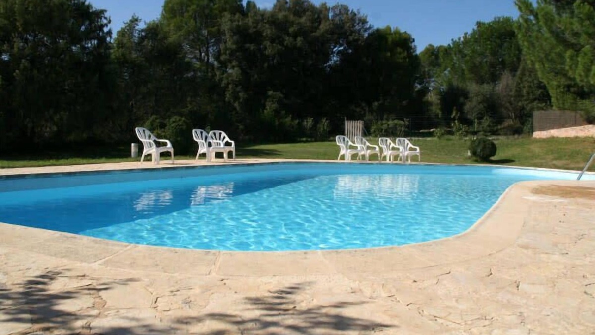 La Haute Maure House | La Farigoule, 8 person rental with shared pool, nature and calm