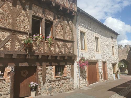 Villerest House | LA FEE VIVIANE