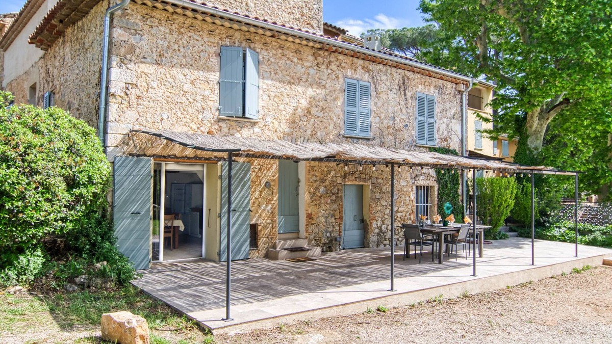 Besse-sur-Issole House | La Ferme by Interhome