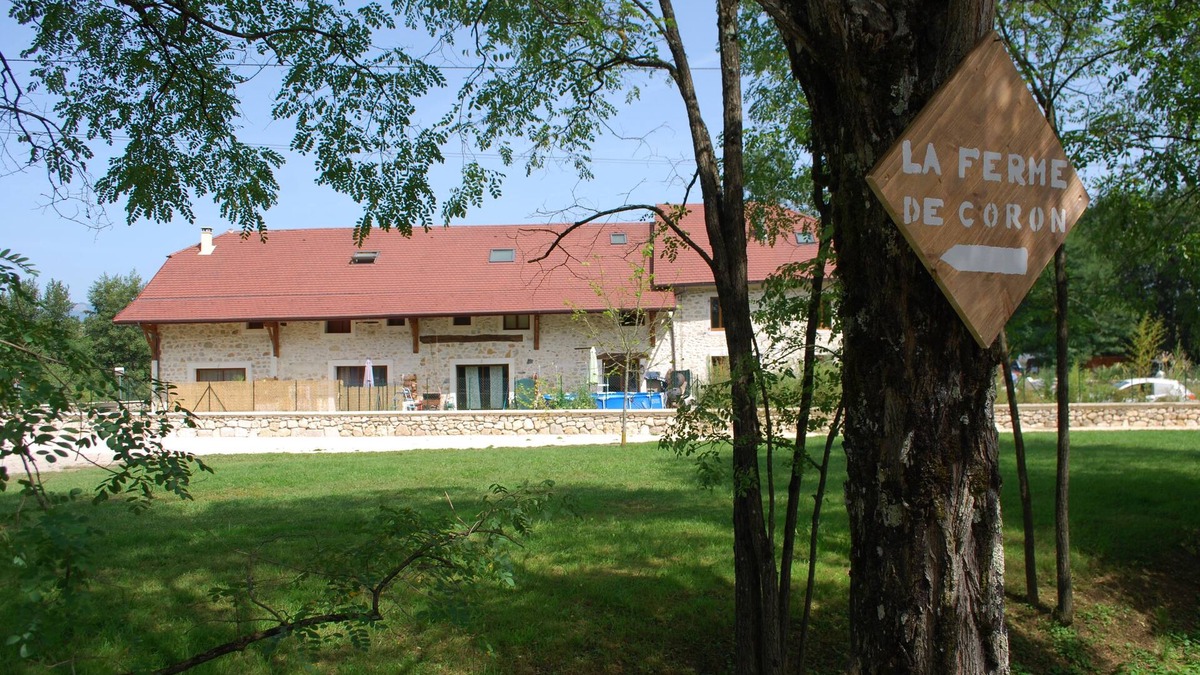 Belley Bed & Breakfast | La Ferme de Coron