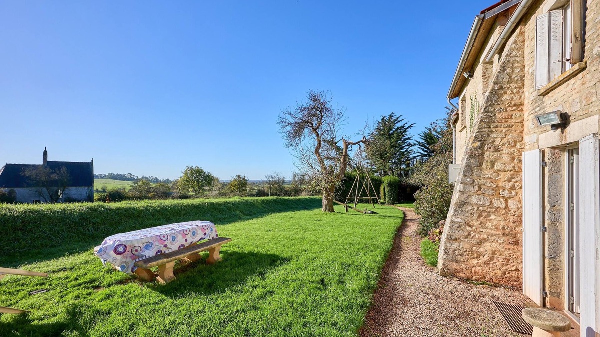 Isigny-sur-Mer House | La Ferme de la Chapelle Saint-Roch - Maison 190 m2