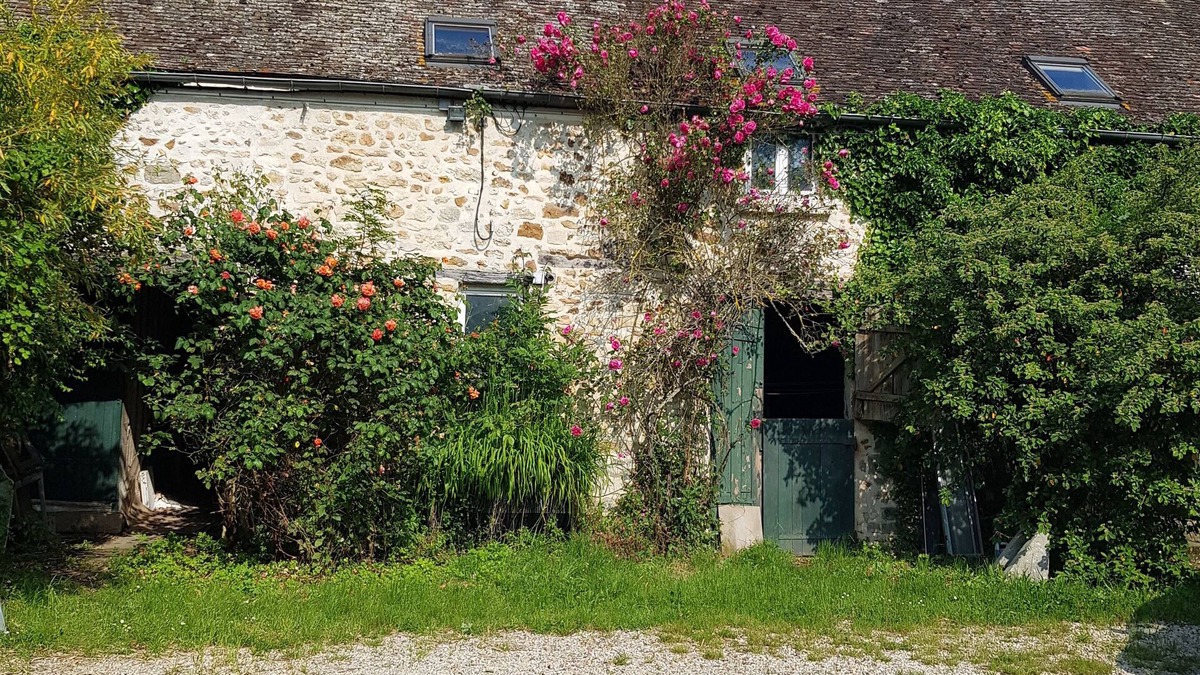 Chevannes House | La Ferme De La Joie, Character house,