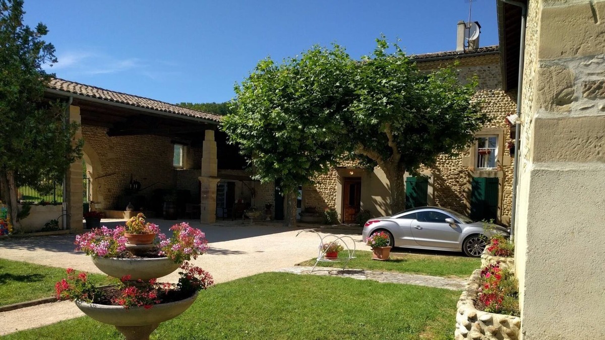 Chanos-Curson Bed & Breakfast | La Ferme des Denis