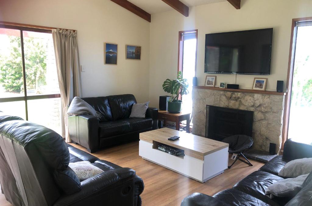 Burgess Park House | La Ferme New Plymouth: Super spacious family home, great for large groups