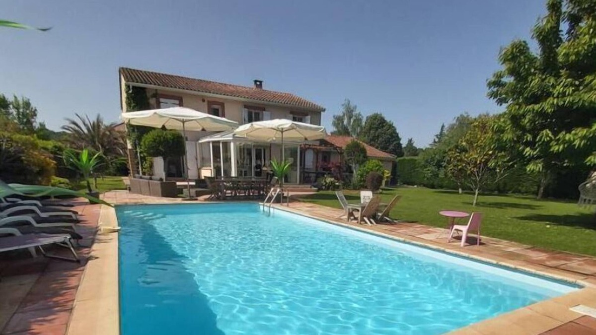 Sainte-Foy-d'Aigrefeuille Villa | La Figueraie Villa au Bord D'un lac
