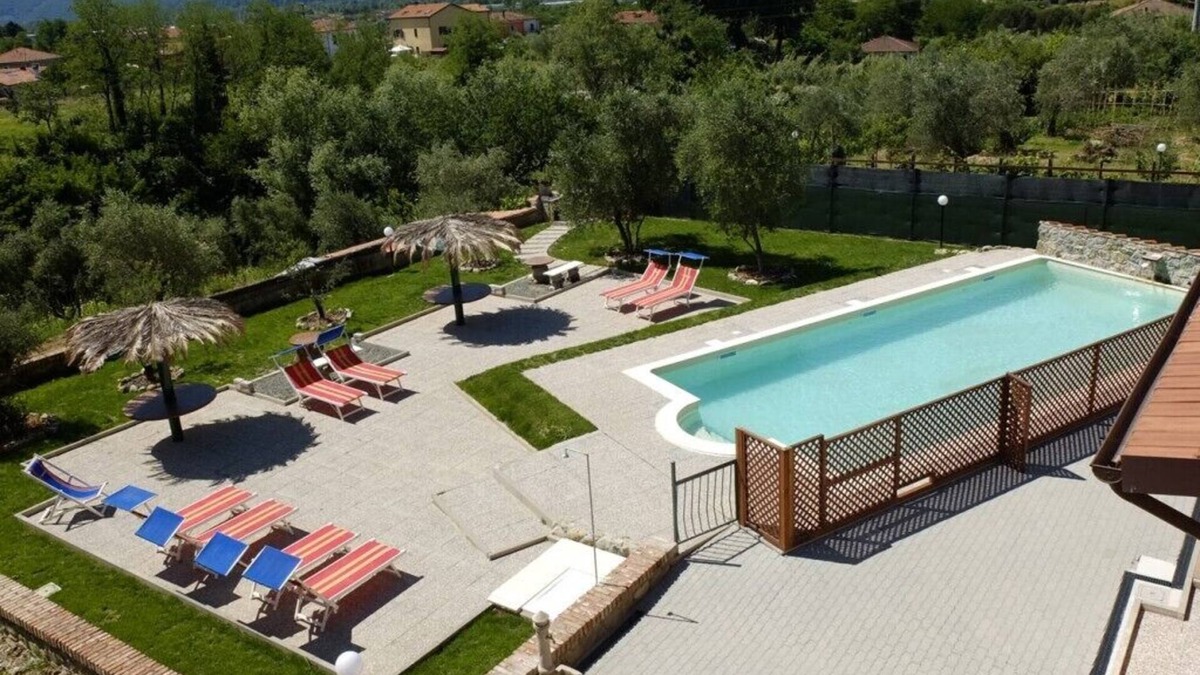 Santo Stefano di Magra Apartment | La Fonda Holiday House: Apartment With Pool, Garden And Parking