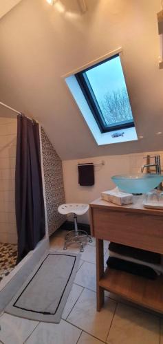 Chaufour-Notre-Dame Bed & Breakfast | La Fontaine