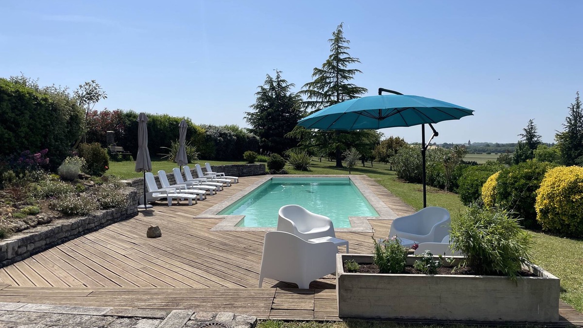 Nieul-sur-l'Autise House | LA FORGE: 4-star self-catering cottage with swimming pool in Vendée
