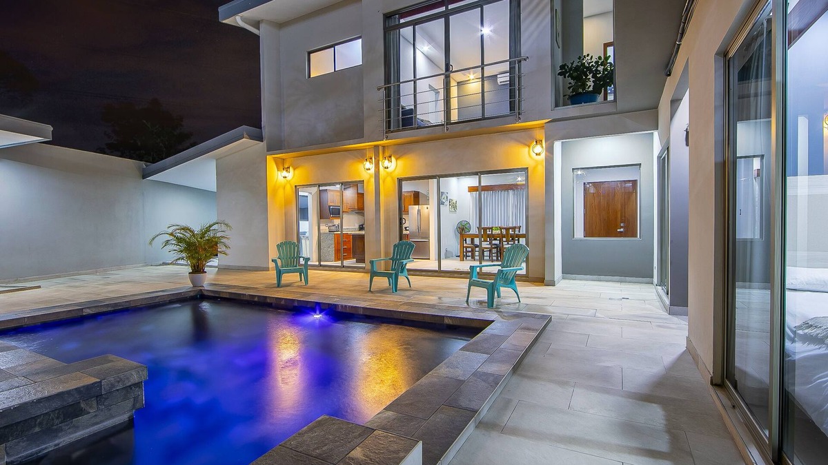 Barrio Pilo House | La Fortuna Deluxe Vacation Home - 5 Min from Town - Outdoor Pool