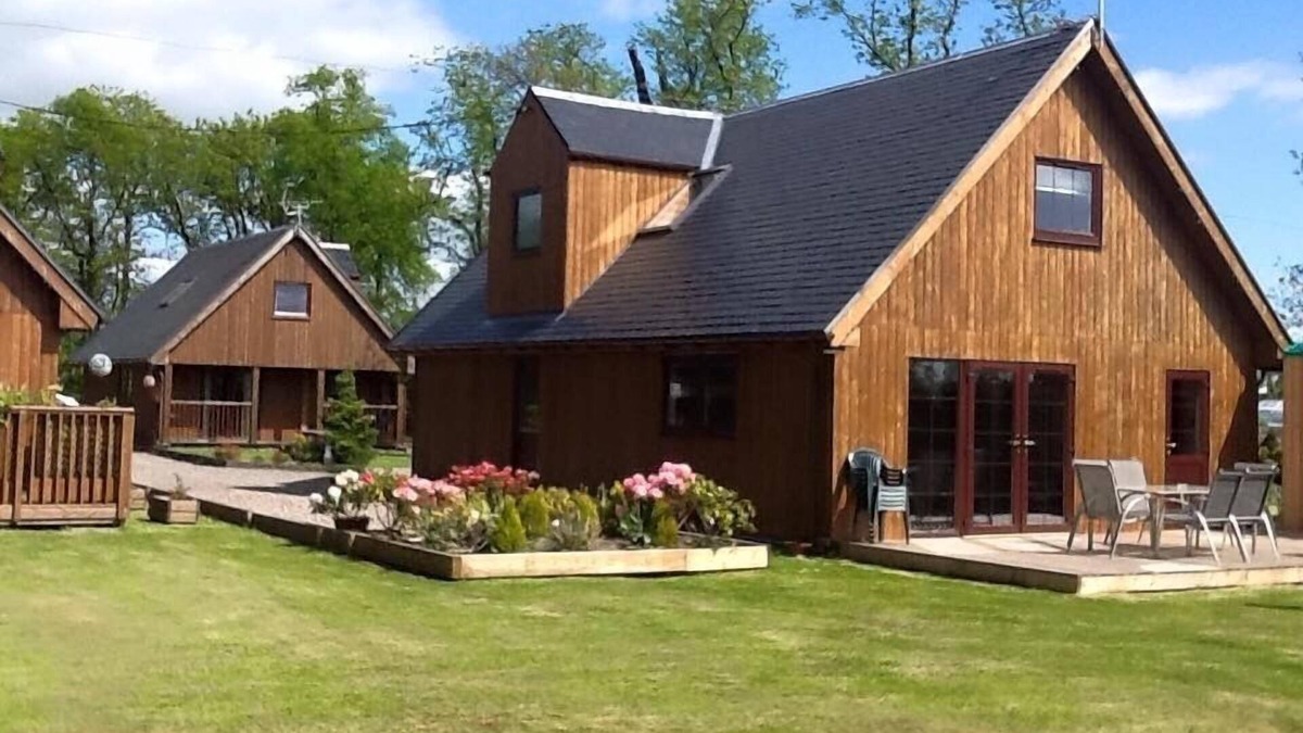 Tillicoultry Cabin | La Fortuna Lodges