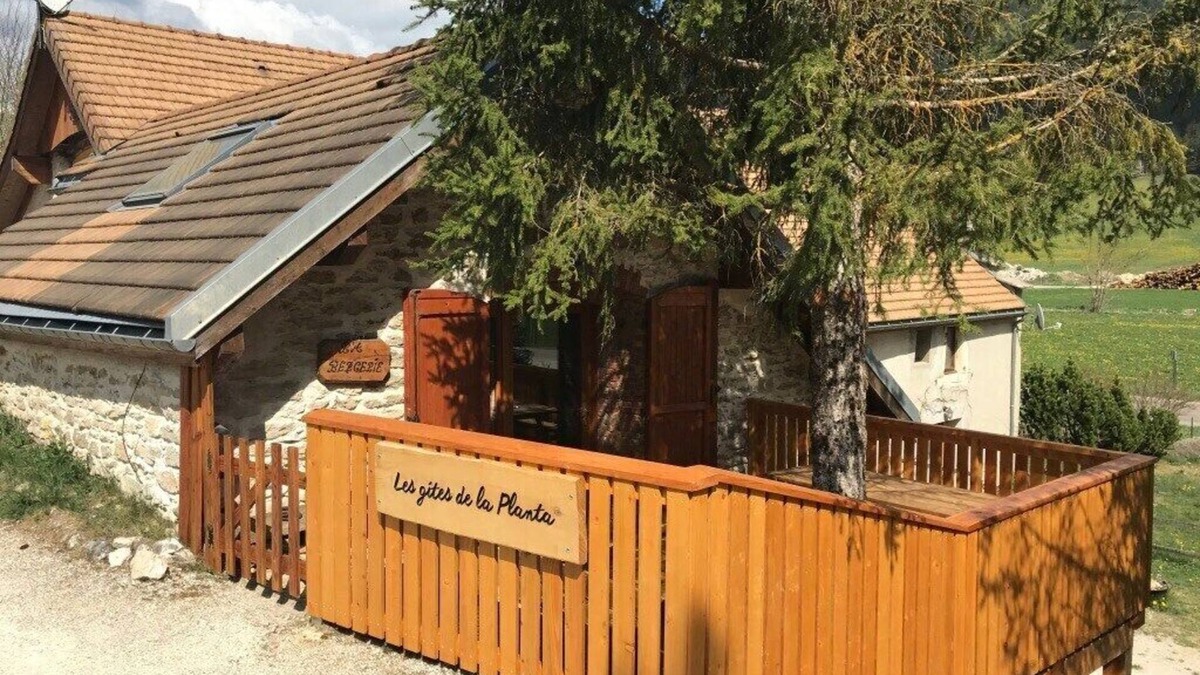 Meaudre Cottage | La Bergerie with elevated terrace mountain view