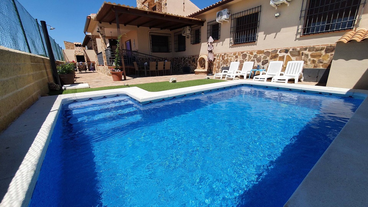 Retuerta del Bullaque Ski Chalet | La Guarida in the Cabañeros National Park with spectacular surroundings.