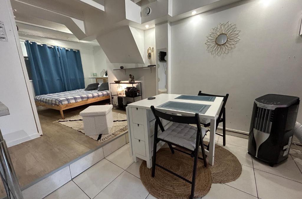 La Garde Apartment | La Garde Studio centre historique, proche plage, climatisation, fibre