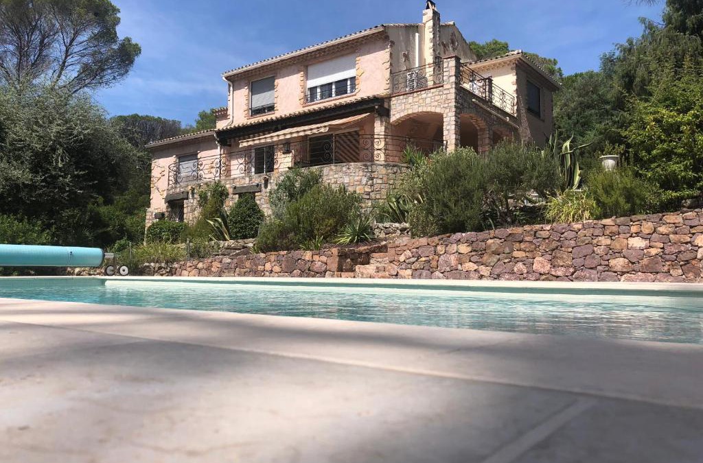 Valescure Bed & Breakfast | La Garriniere
