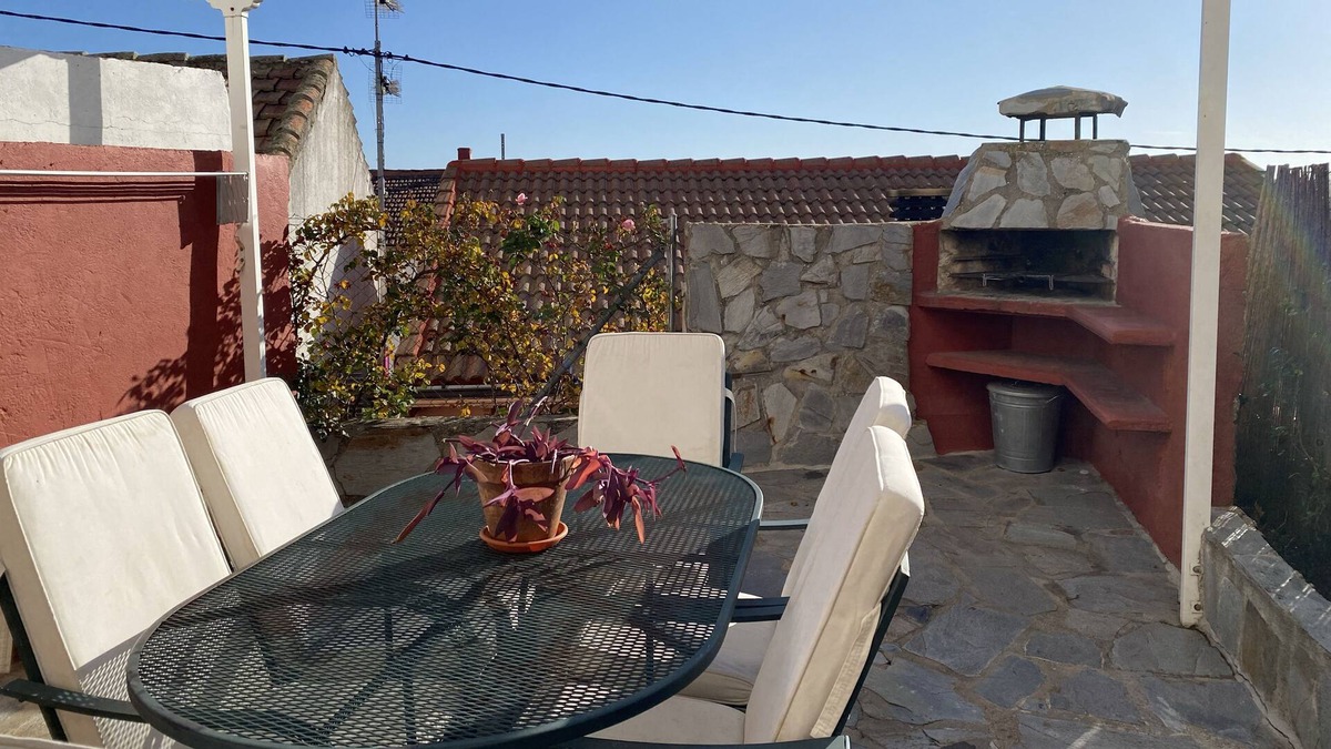 Miraflores de la Sierra Cottage | La Gatera holiday home