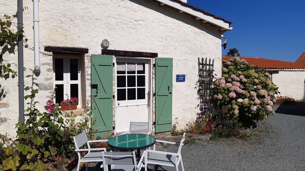 Puyravault Cottage | 'La Grande Epoque' - Beautiful stone cottage - Marais Poitevin