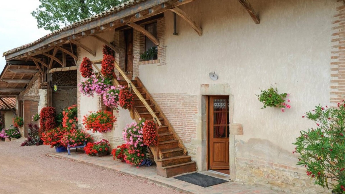 Dommartin-les-Cuiseaux House | La Grange Fleurie - DOMMARTIN-LES-CUISEAUX