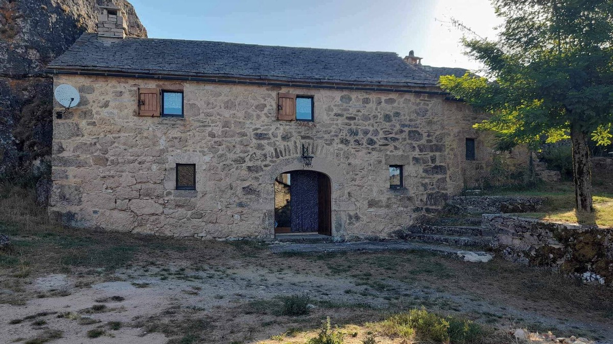 Fraissinet-de-Fourques House | LA GRANGE - CAUSSENARDE HOUSE