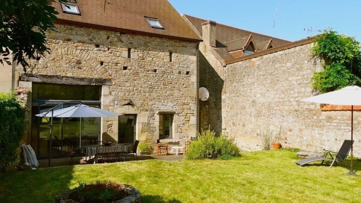Saint-Emiland House | La Grange D'ernest - Saint-emiland