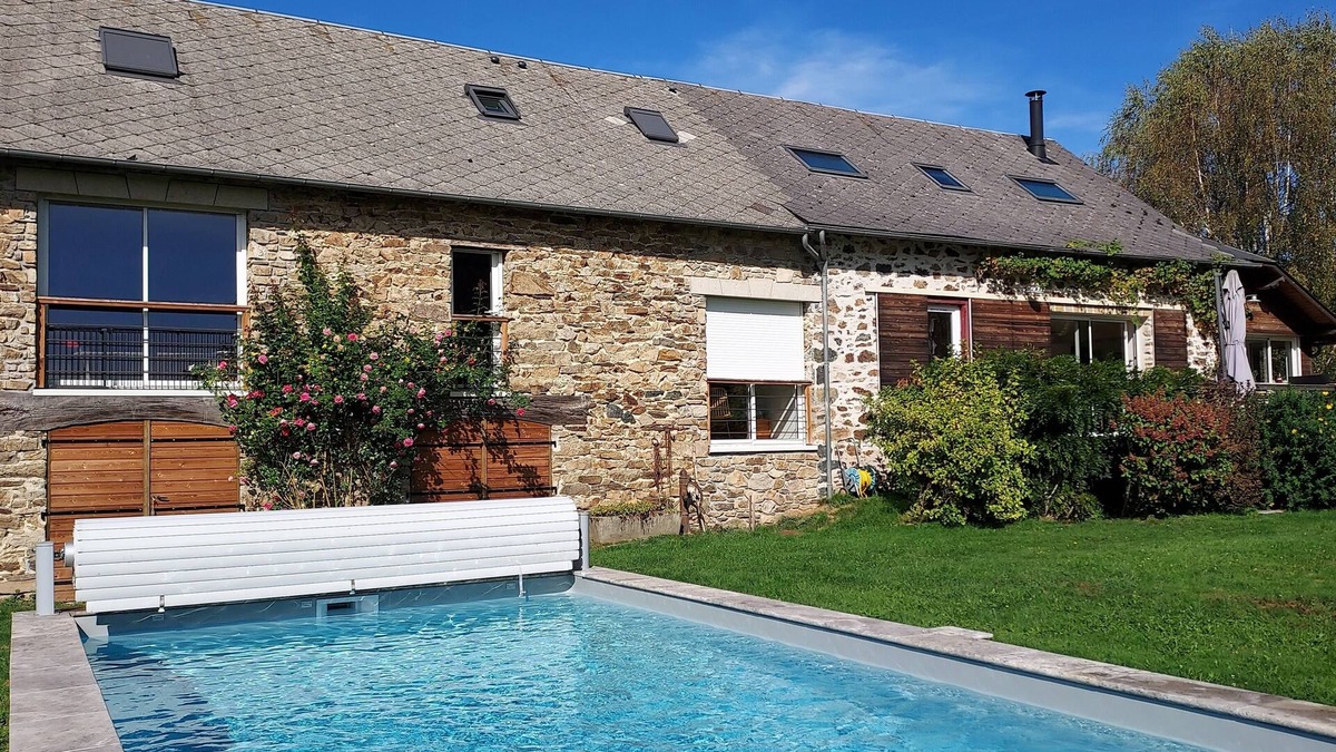 Condat-sur-Ganaveix House | La Grange de La Tuilerie, Gîte Tout Confort Avec Piscine, à 7 km d' Uzerche