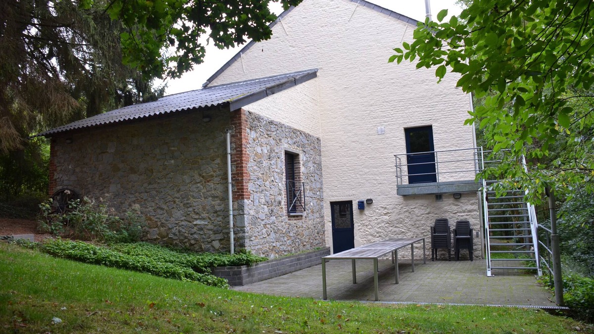 Hastiere-Lavaux House | La Grange du Crupet 15 Personen Rustig Gelegen op een Domein van 3 ha