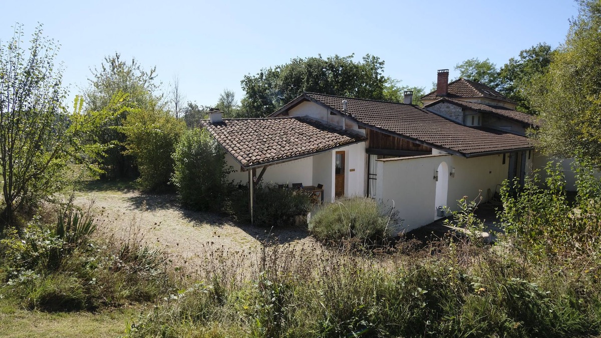 Saint-Pe-Saint-Simon Cottage | La Grange de la Platte, Enjoy Tranquility in Our Beautifully Converted Cottage