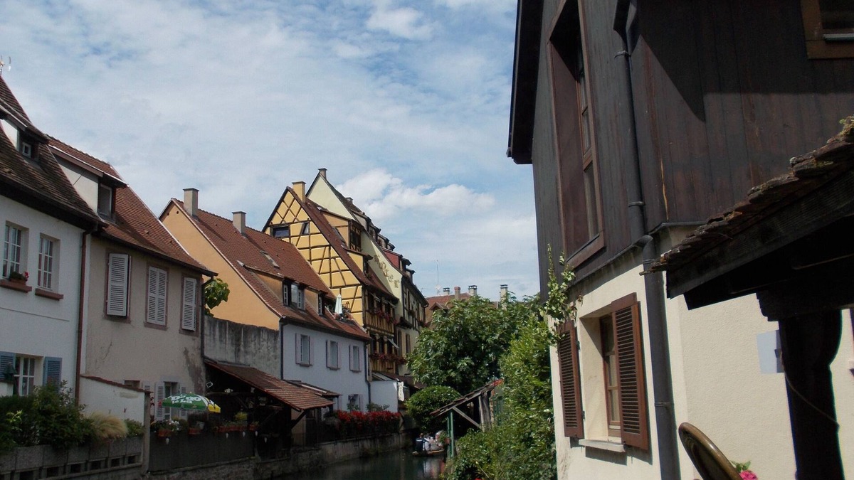 Colmar Centre Ville Cottage | La Grange-Gîte-City-Ensuite with Bath-River view