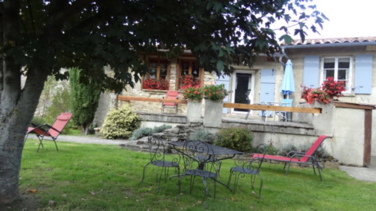 Montferrier Cottage | La grange neuve 3 étoiles, at the foot of Montségur castle, facing south