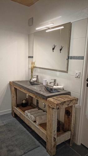 Lathuile Apartment | LA GRANGE SAVOYARDE-Spa-Piscine-Proche lac-Charme-Détente- 3 Etoiles
