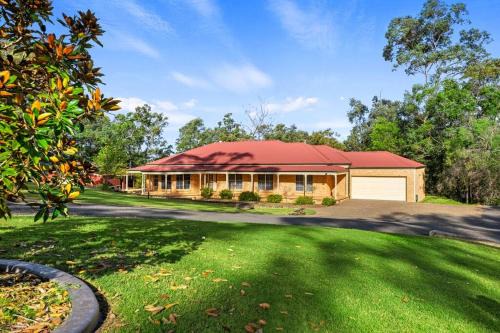 Blaxlands Ridge House | La Hacienda - 10 acre country home - 10 guests