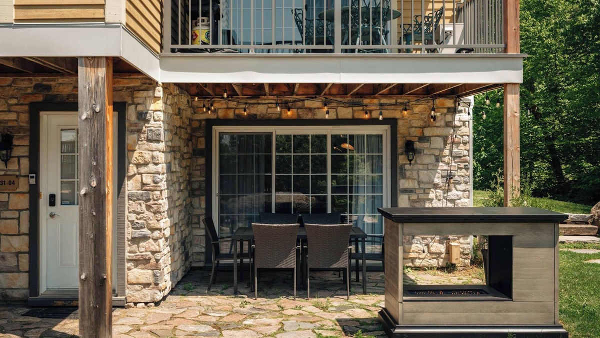 Saint-Faustin-Lac-Carre Condo | La Halte MB2 – Mont Blanc and Autumn Colors