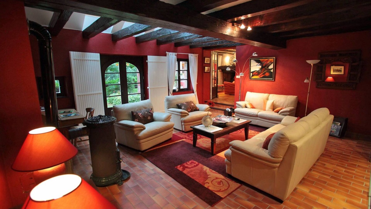 Freland House | La Haute Grange "Le Châtaignier" spacious gîte for 4, garden and beautiful views.