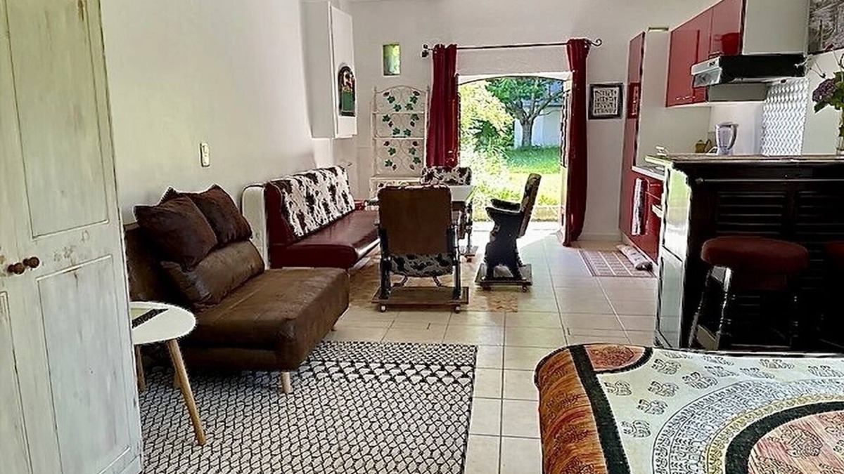 Laroque-d'Olmes Apartment | La Janounine, charming studio in a private park with swimming pool.