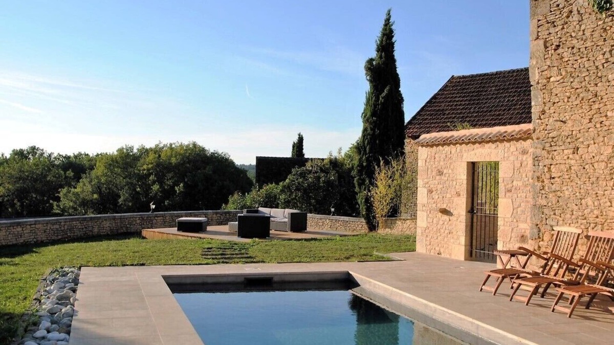 Saint-Amand-de-Coly House | La Lauzière is an authentic French holiday home with private swimming pool